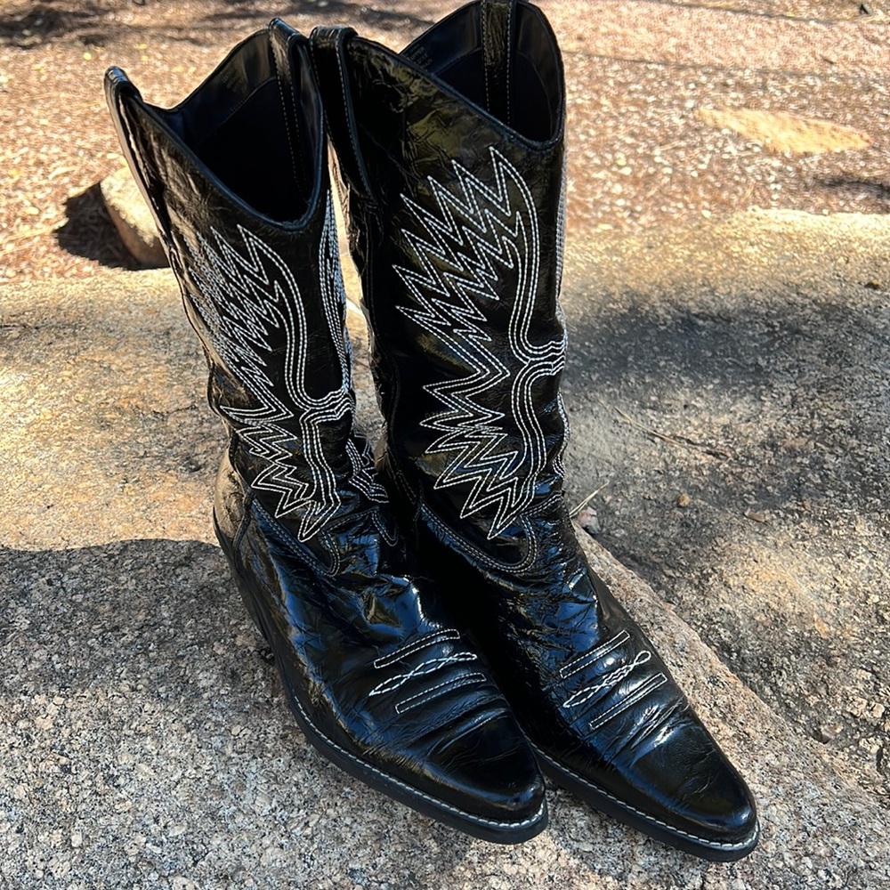 Matisse shiny black leather boots